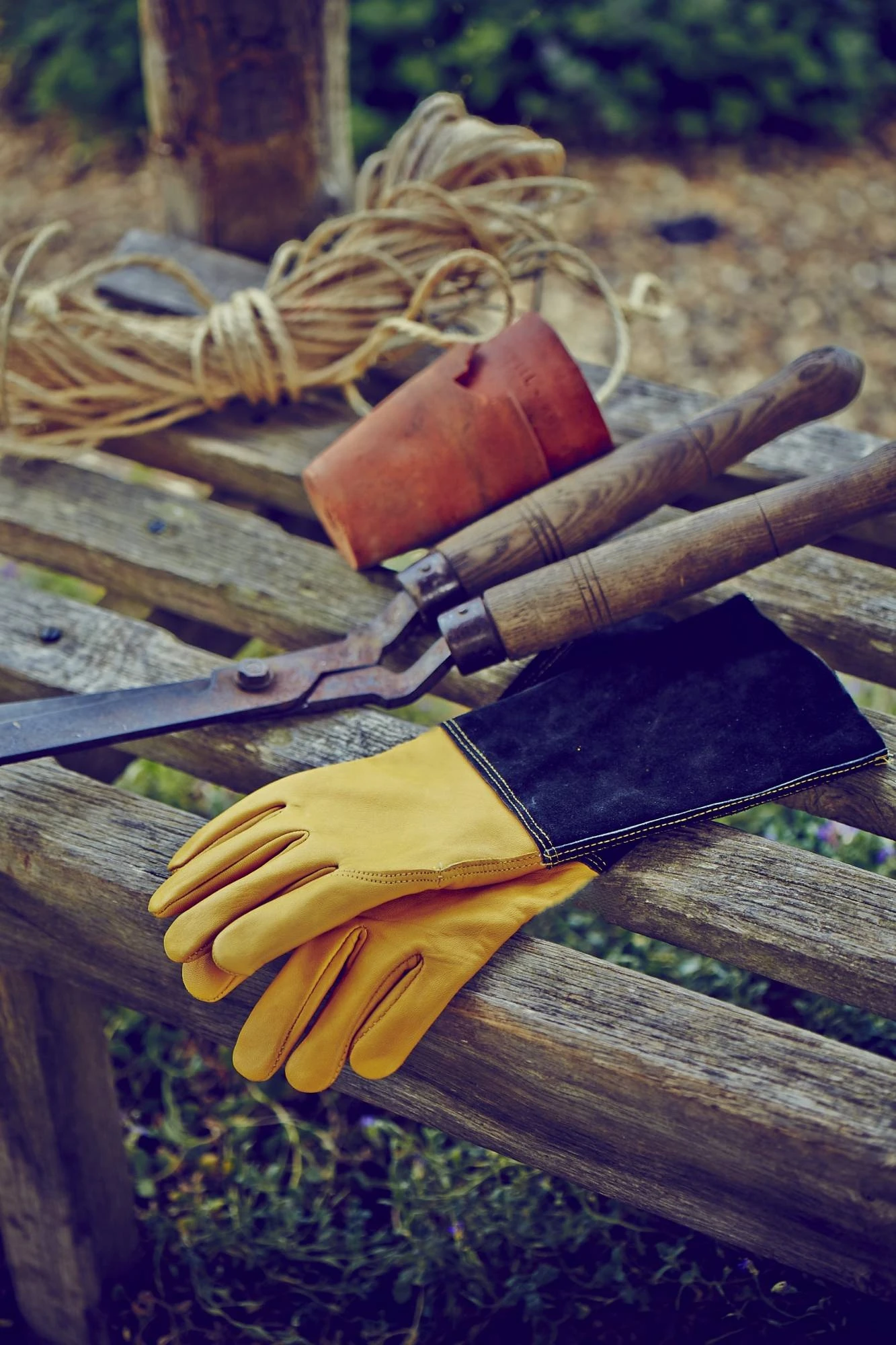 Town & Country Deluxe - Premium Leather Gauntlet Glove - Large 3 Town & Country Deluxe - Premium Leather Gauntlet Glove - Large