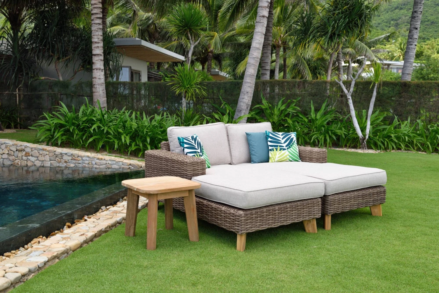 Bahamas Daybed And Side Table Set 3 Bahamas Daybed And Side Table Set